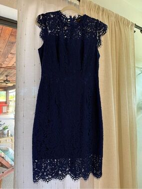 ✨Navy Lace Cap-Sleeve Midi Dress✨